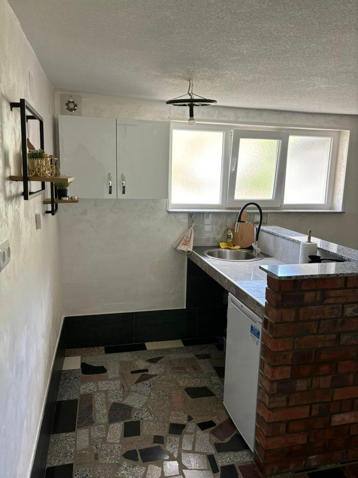 Studio Apartman Azra Kulen Vakuf Zewnętrze zdjęcie