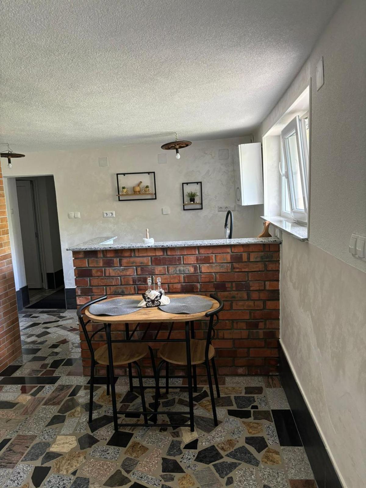Studio Apartman Azra Kulen Vakuf Zewnętrze zdjęcie