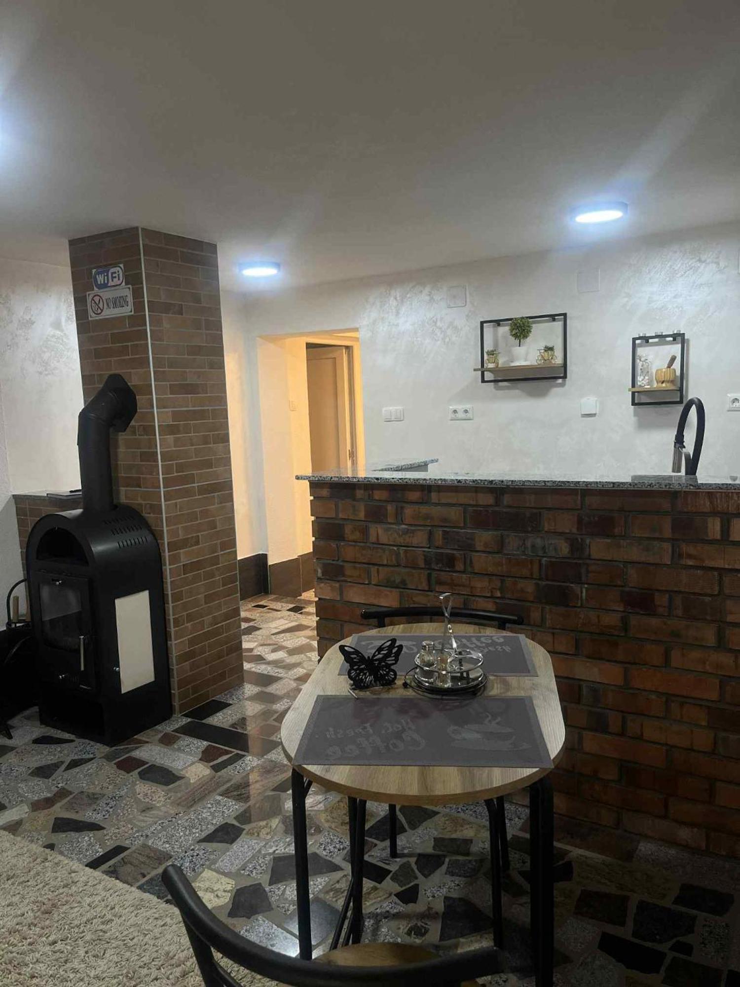 Studio Apartman Azra Kulen Vakuf Zewnętrze zdjęcie